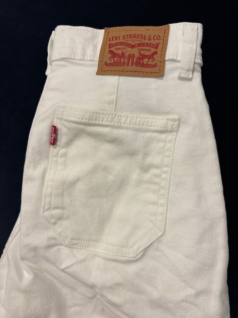 Levi's White High-Rise Straight Jeans - Picture 2 of 9